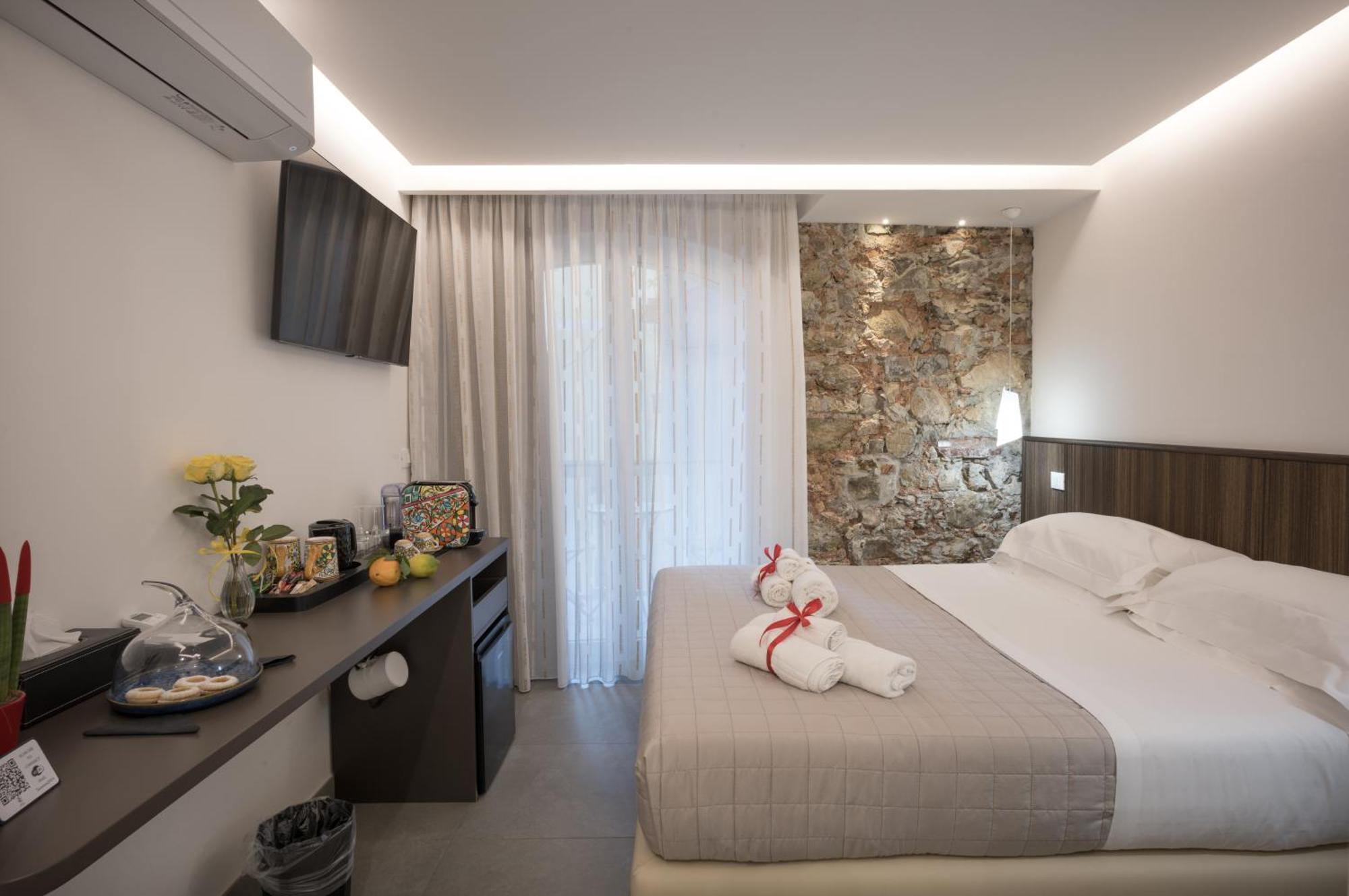 Taormina Charming Rooms Ngoại thất bức ảnh