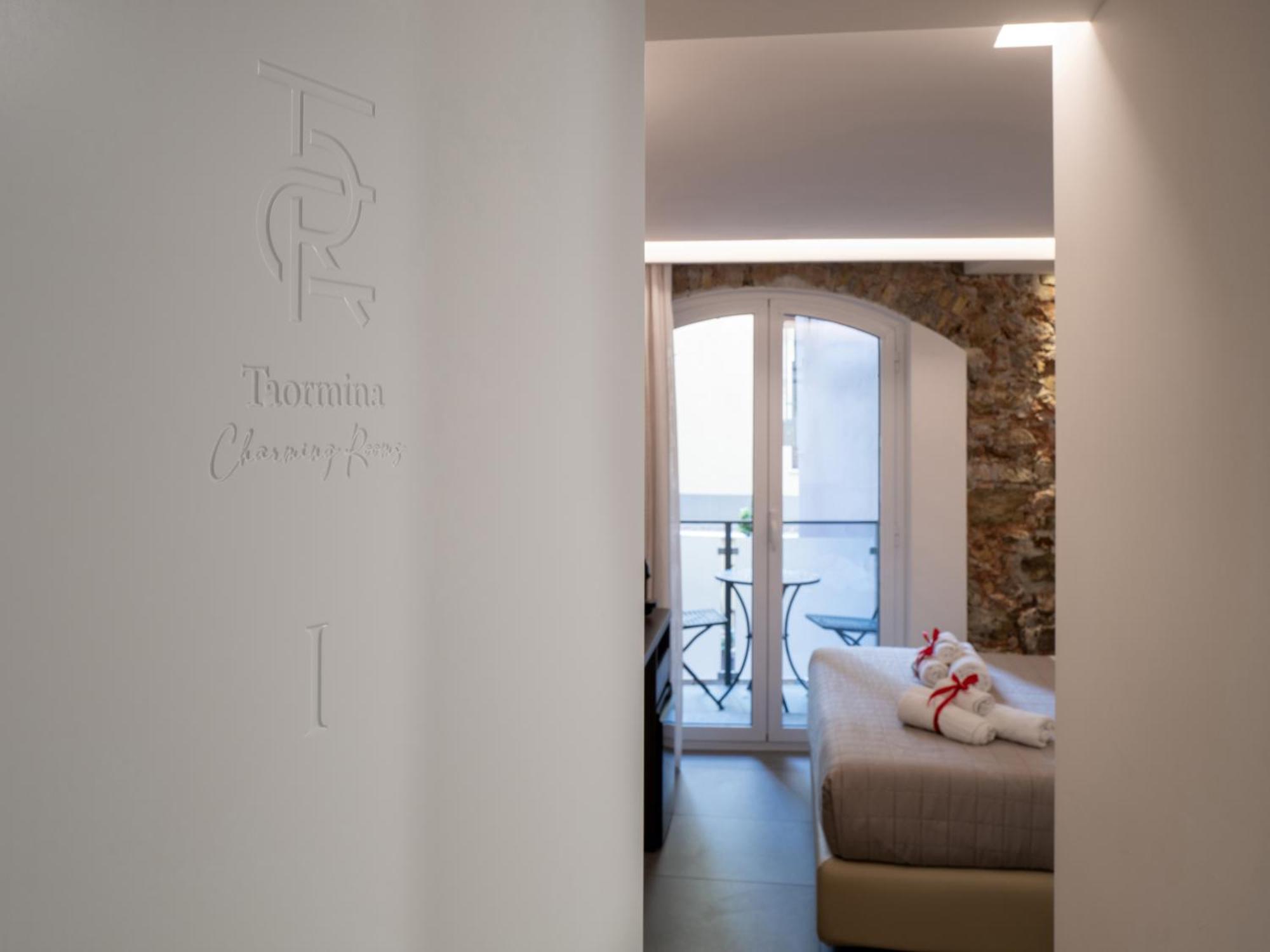Taormina Charming Rooms Ngoại thất bức ảnh